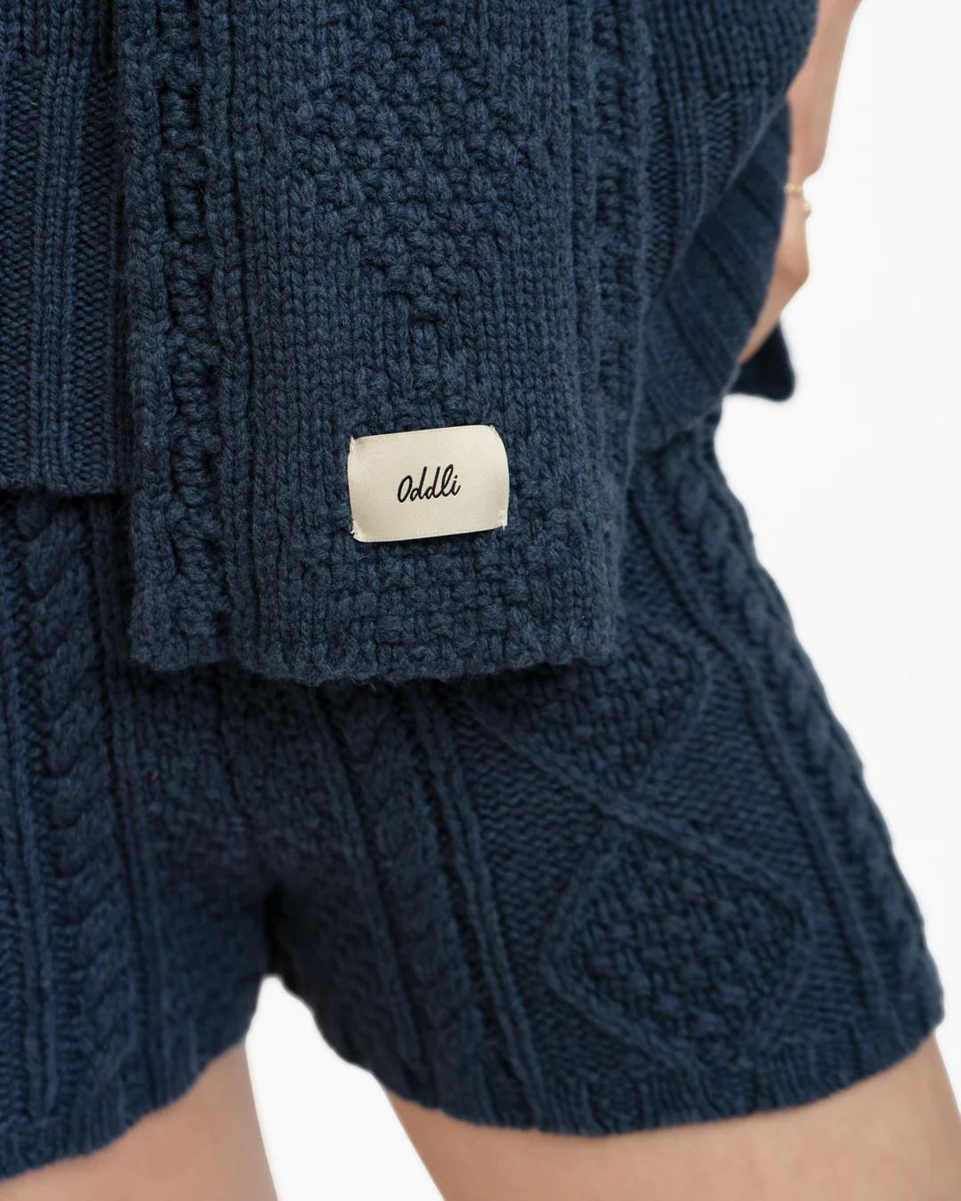 Cable Knit Skinny Scarf - Webnetwoks