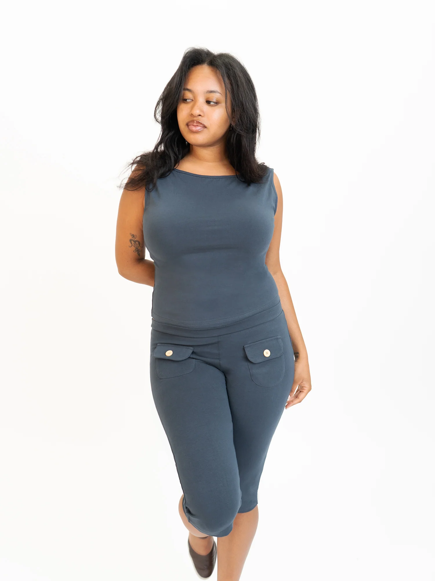 Button Capris - Webnetwoks